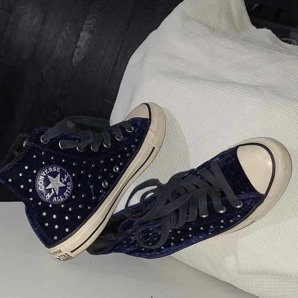 Converse Shoes - CONVERSE Velvet Size 7 Navy High-Top Sneakers with Studs
